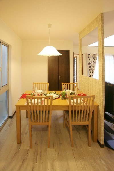 1302-C HP用　ダイニング1