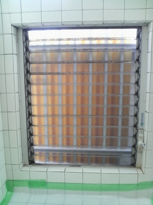 サッシ交換工事　施工前写真