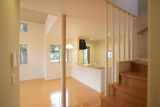 1106-C 階段〜リビング1