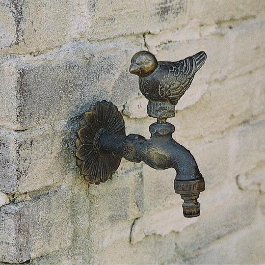 小鳥の水栓